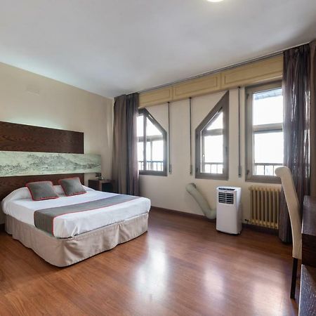 Oyo Hotel Francabel Cuenca  Luaran gambar